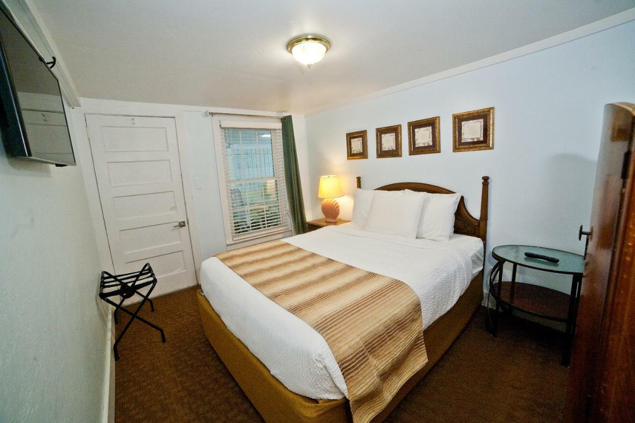 Georgianne Inn & Suites Check In 212 Butler Ave Tybee Island Kültér fotó